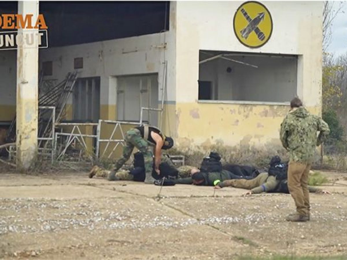 Μέσα στα στρατόπεδα του Κιλκίς πολίτες εκπαιδεύονται για να εργαστούν στις επικίνδυνες ζώνες του κόσμου! ΒΙΝΤΕΟ