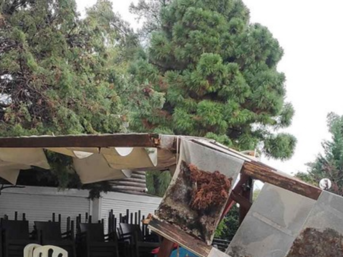 Μεσολόγγι: Καταστροφές σε καταστήματα του λιμανιού, λόγω της κακοκαιρίας