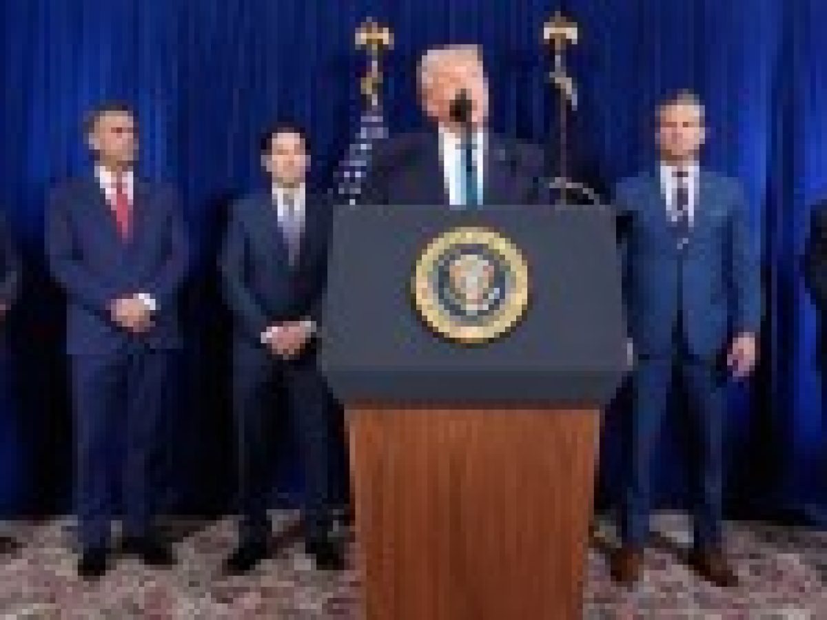 Μετά την εγκληματική επίθεση ο Τραμπ δηλώνει ότι οι ΗΠΑ θα «διοικήσουν» την Βενεζουέλα και απειλεί την Κούβα