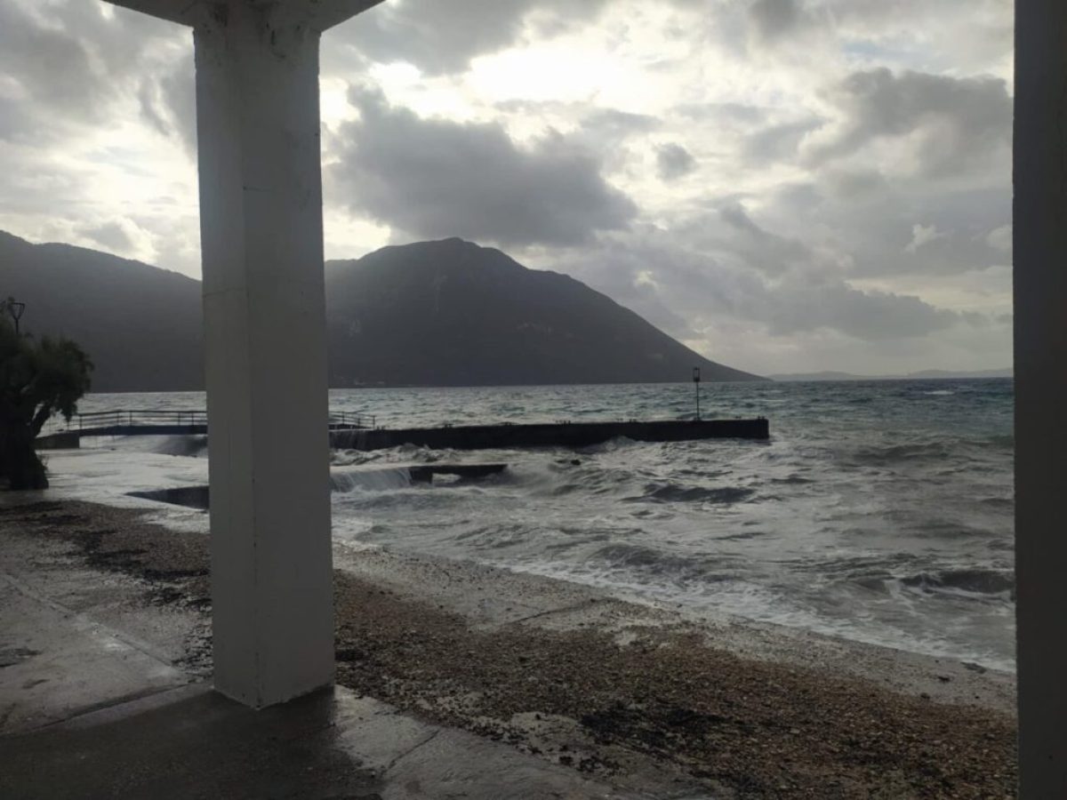 Μύτικας: Σε λίγες ημέρες η πλωτή προβλήτα στη θέση της