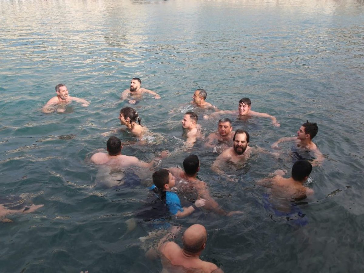 Ναύπακτος: Ο Αγιασμός των υδάτων στο  ενετικό λιμάνι (φωτο)