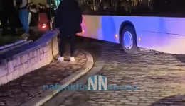 nafpaktos-parkare-stin-strofi-sto