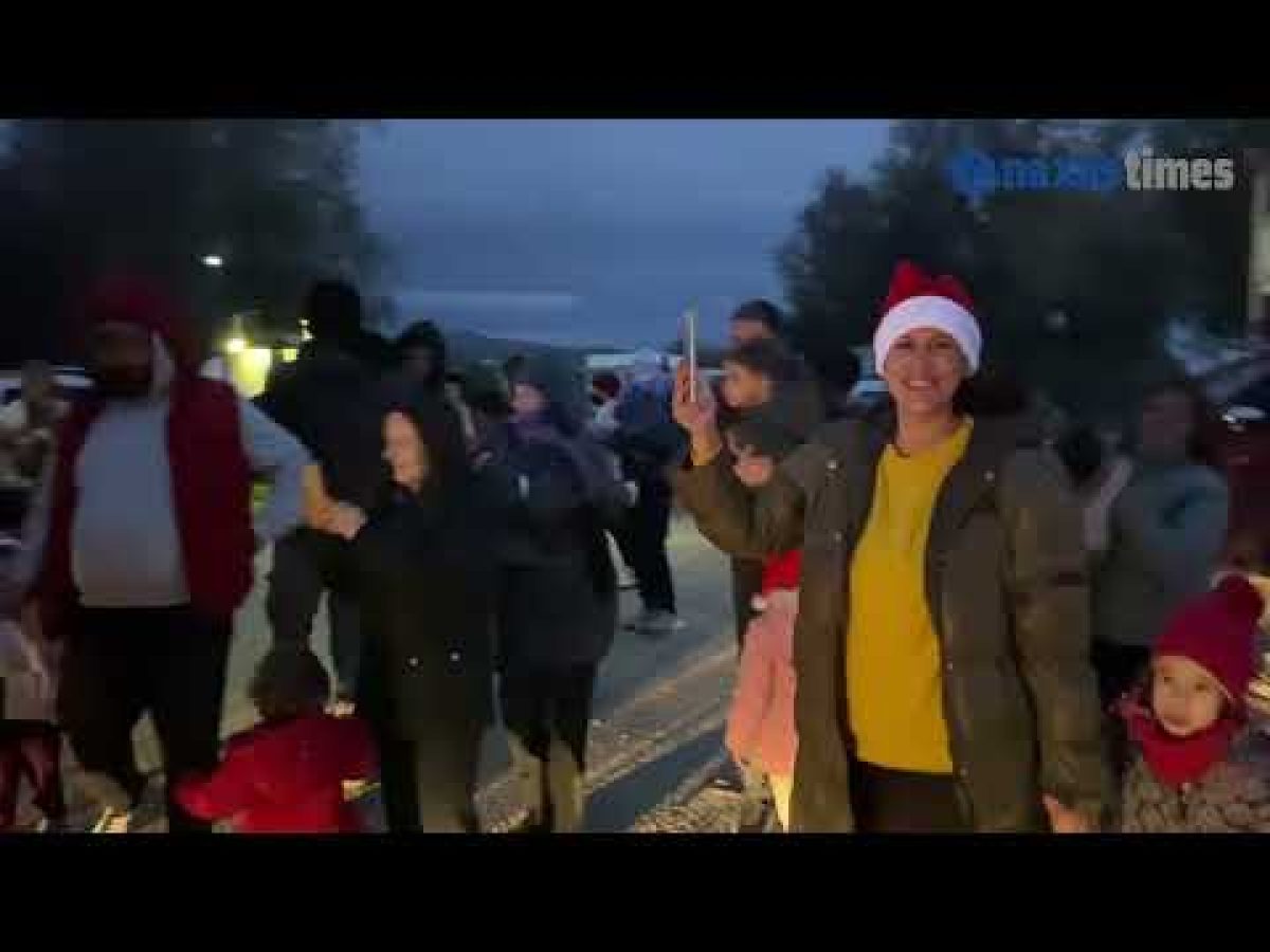 Νάξος: Ο Άγιος Βασίλης με άμαξα μοίρασε δώρα και γέμισε χαμόγελα στο Πολίχνι (video+φώτος)