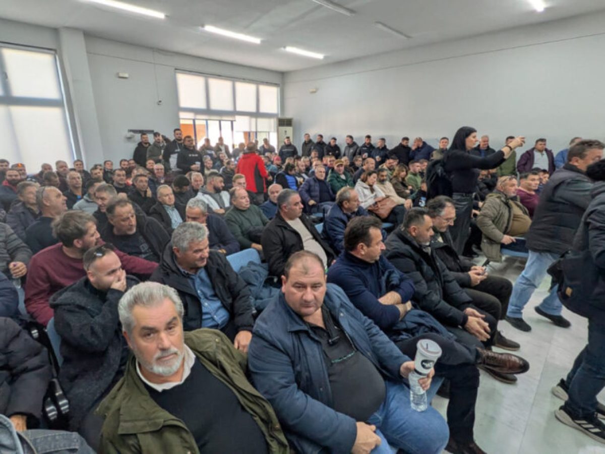 «Ναι» σε συνάντηση με Μητσοτάκη με ανοιχτούς δρόμους αποφάσισαν οι αγρότες