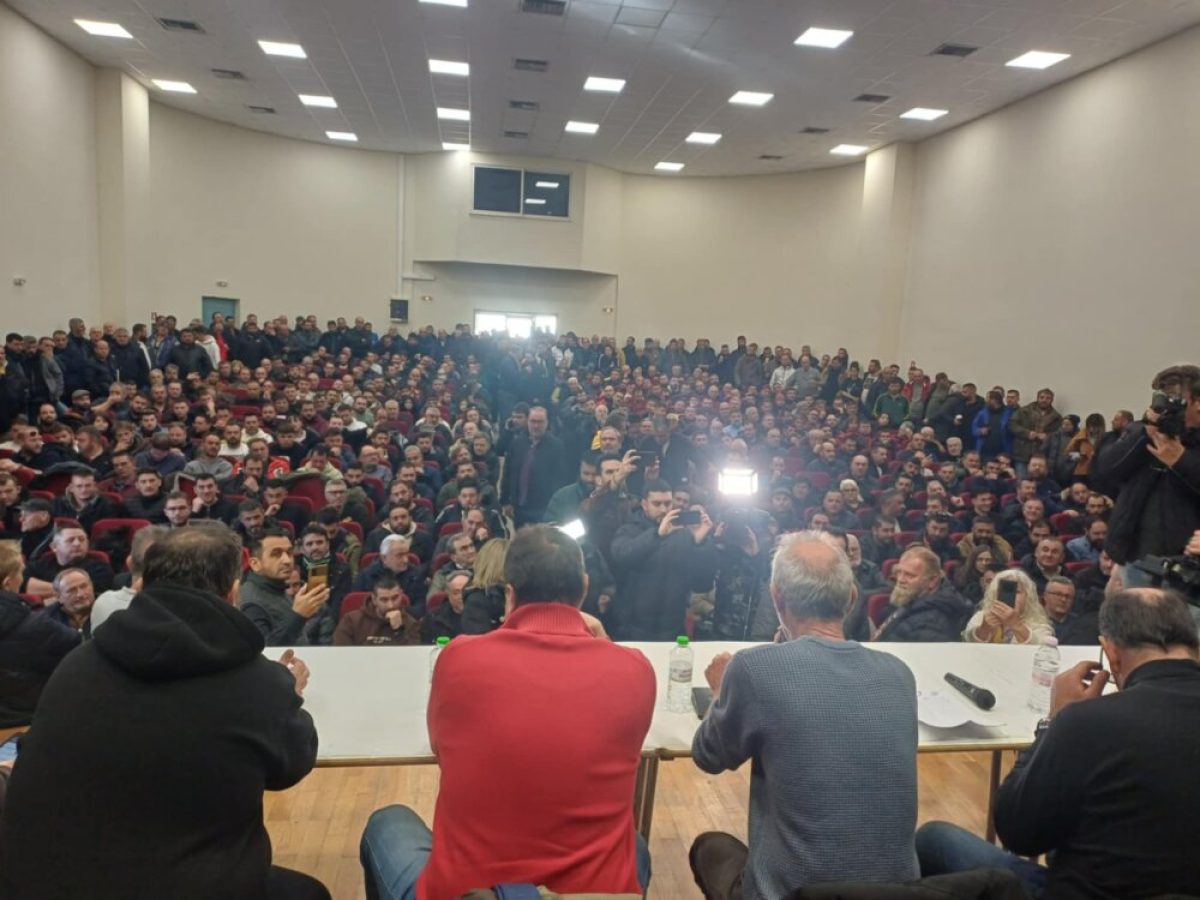 Ναι στον διάλογο, όχι στο συλλαλητήριο την Τρίτη στην Αθήνα, αποφάσισαν οι αγρότες