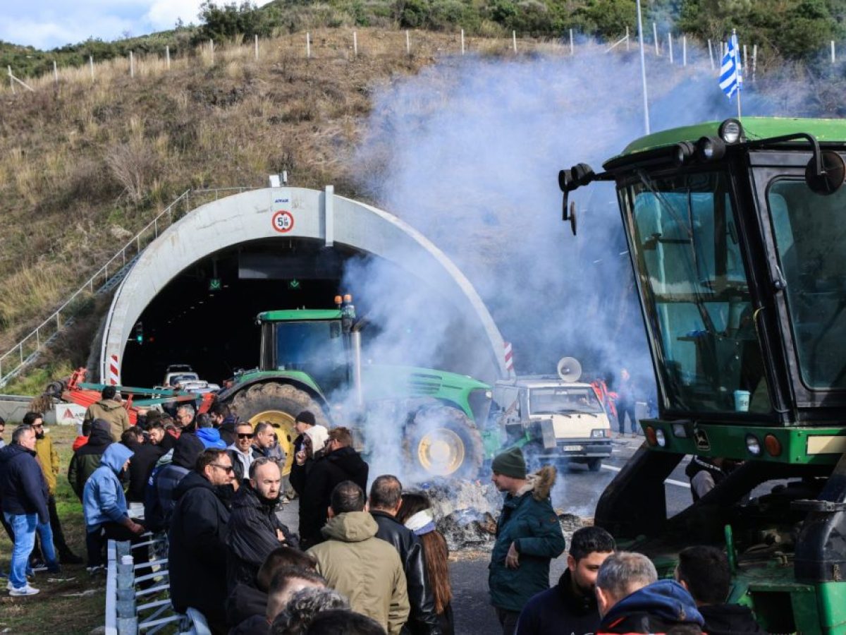 «Ναι» των αγροτών σε συνάντηση με τον πρωθυπουργό – Βάζουν στην άκρη τα τρακτέρ