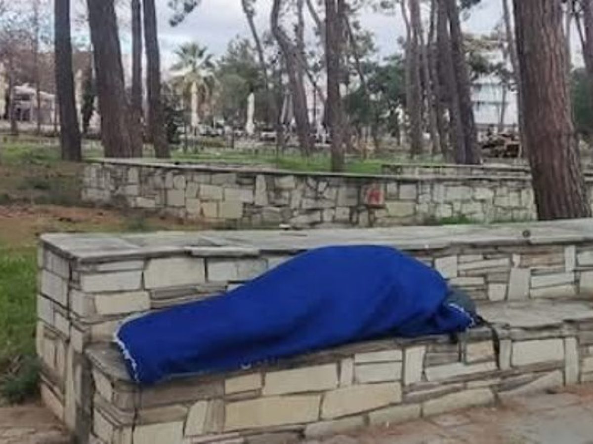 Ο άστεγος και το θαύμα της αλληλεγγύης στην Αλεξανδρούπολη