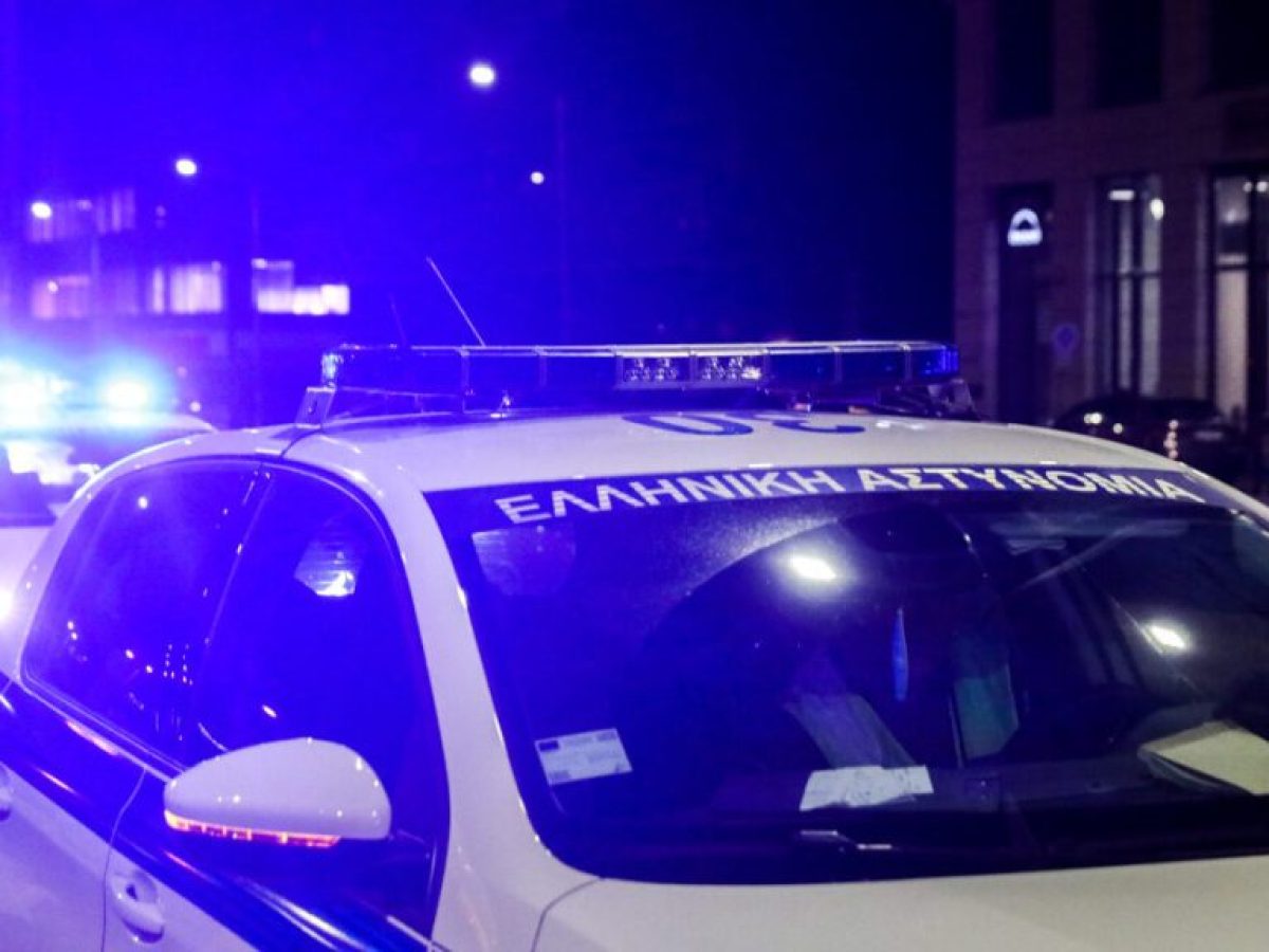 Ο χαμός στον Βόλο – Νεαρός κυκλοφορούσε γυμνός στο κέντρο της πόλης