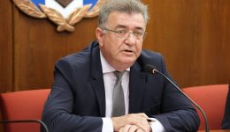 o-dimarchos-korinthion-parousiazi-to-1