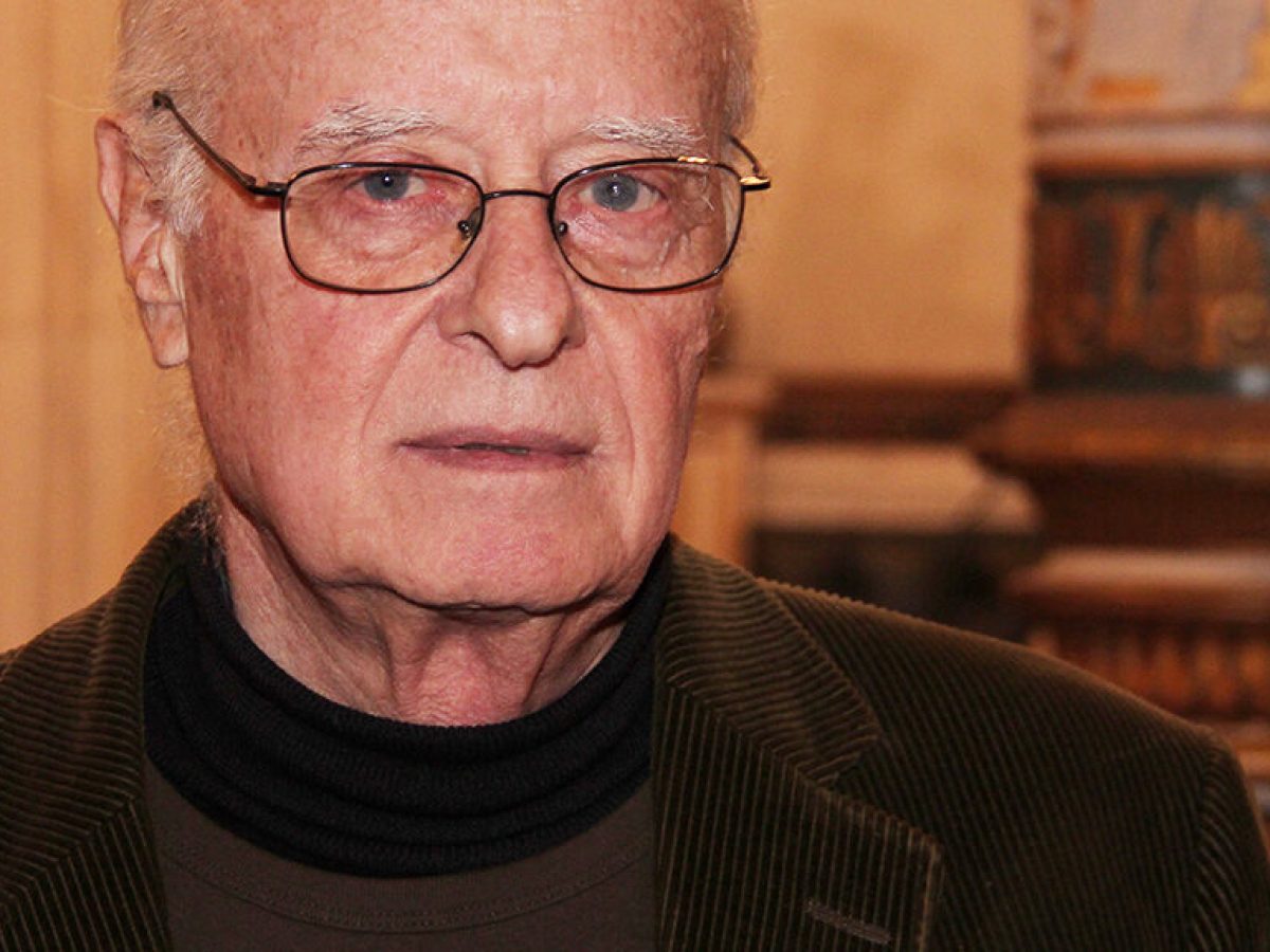 Ο Δήμος Βάρης Βούλας Βουλιαγμένης τιμά τον Χρήστο Διονυσόπουλο