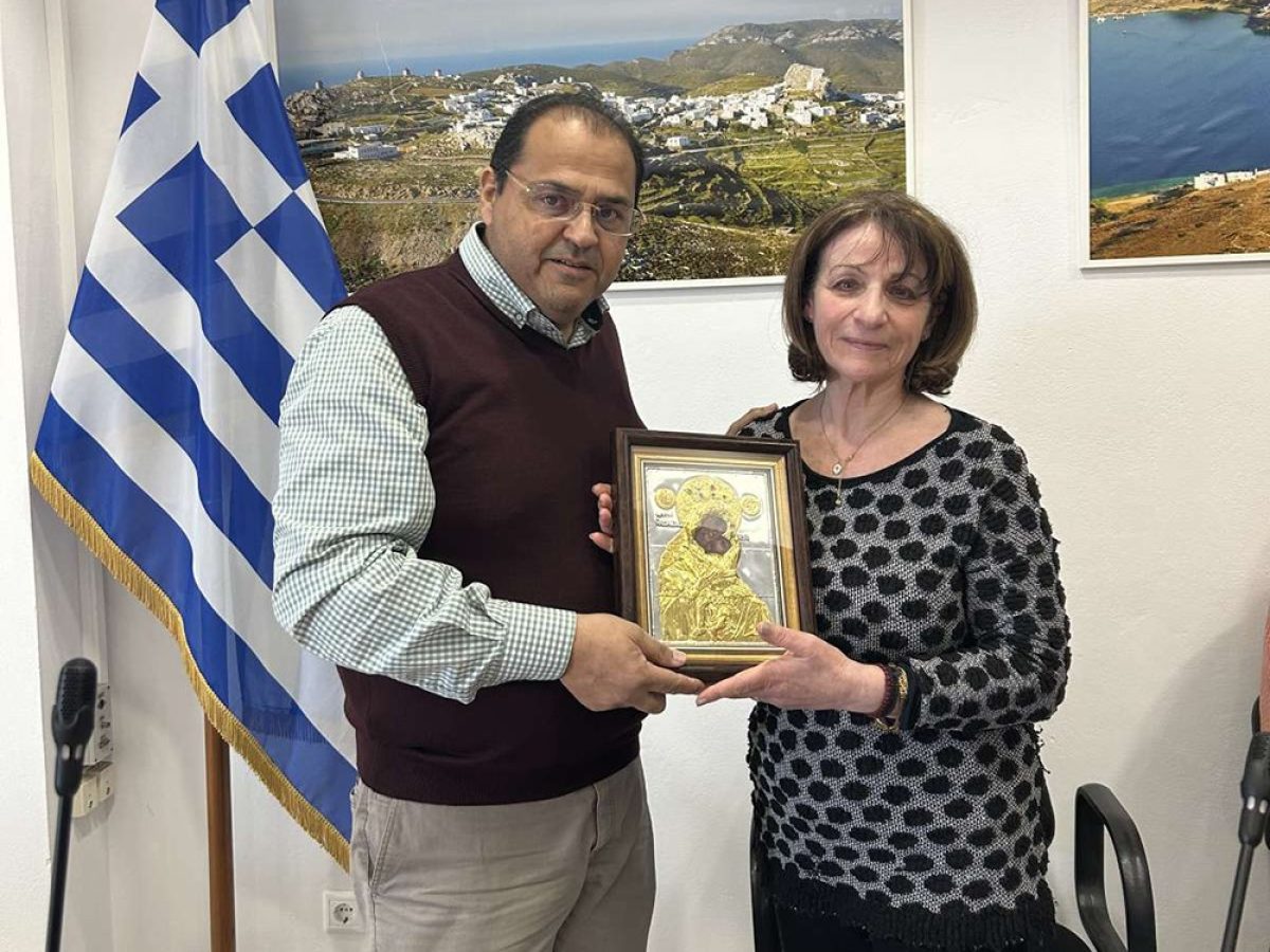 Ο Δήμος Αμοργού έκοψε την βασιλόπιτα του προσωπικού του και τίμησε τη Μαρία Γιαννακού