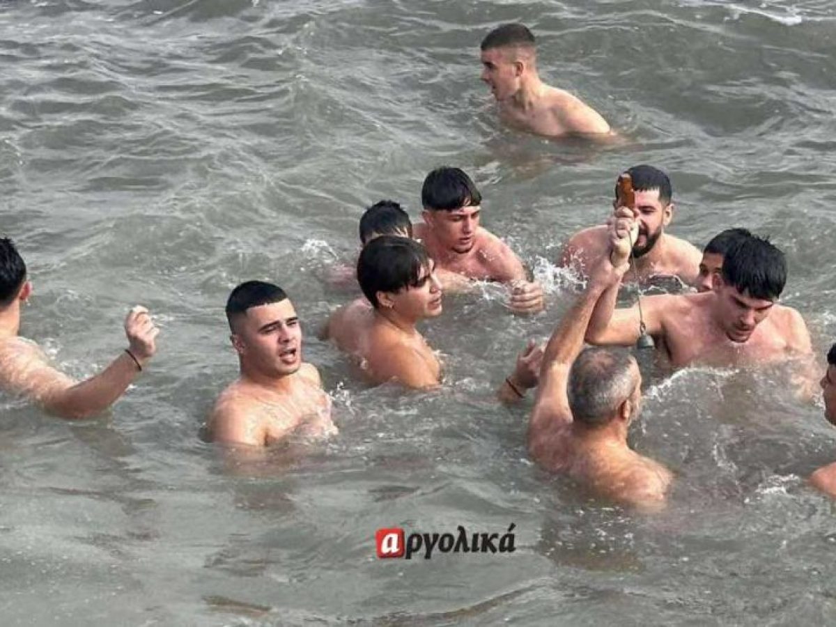 Ο Καθαγιασμός των υδάτων και η κατάδυση του Τιμίου Σταυρού στη Νέα Κίο