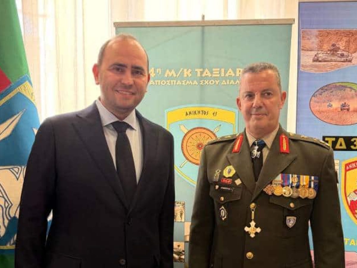 Ο Λάκης Βασιλειάδης στην Τελετή Παράδοσης Παραλαβής της ΙΙας Μηχανοκίνητης Μεραρχίας Πεζικού