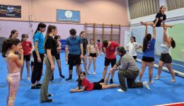 o-pagkosmios-proponitis-Αkrovatikis-gimnastikis