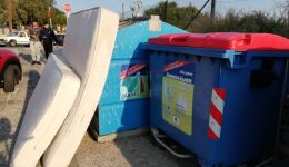 o-ripenon-plironi-stin-santorini