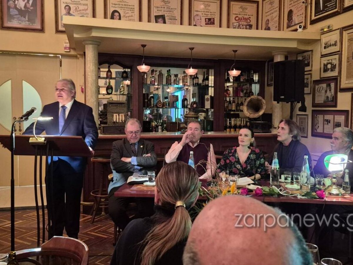 «Ο Βασίλης Σκουλάς είναι ένας “Ηλιος Θεός”»: Παρουσιάστηκε στα Χανιά το βιβλίο «Στο Μετερίζι της Ανθρωπιάς» με τη βιογραφία του μεγάλου Κρητικού καλλιτέχνη