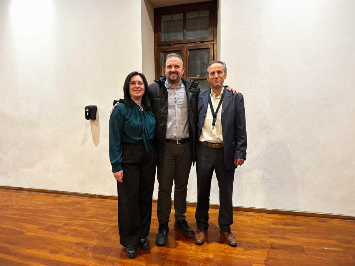 Ο Άκης Αναστασίου δίπλα στη Φιλαρμονική Τρικάλων