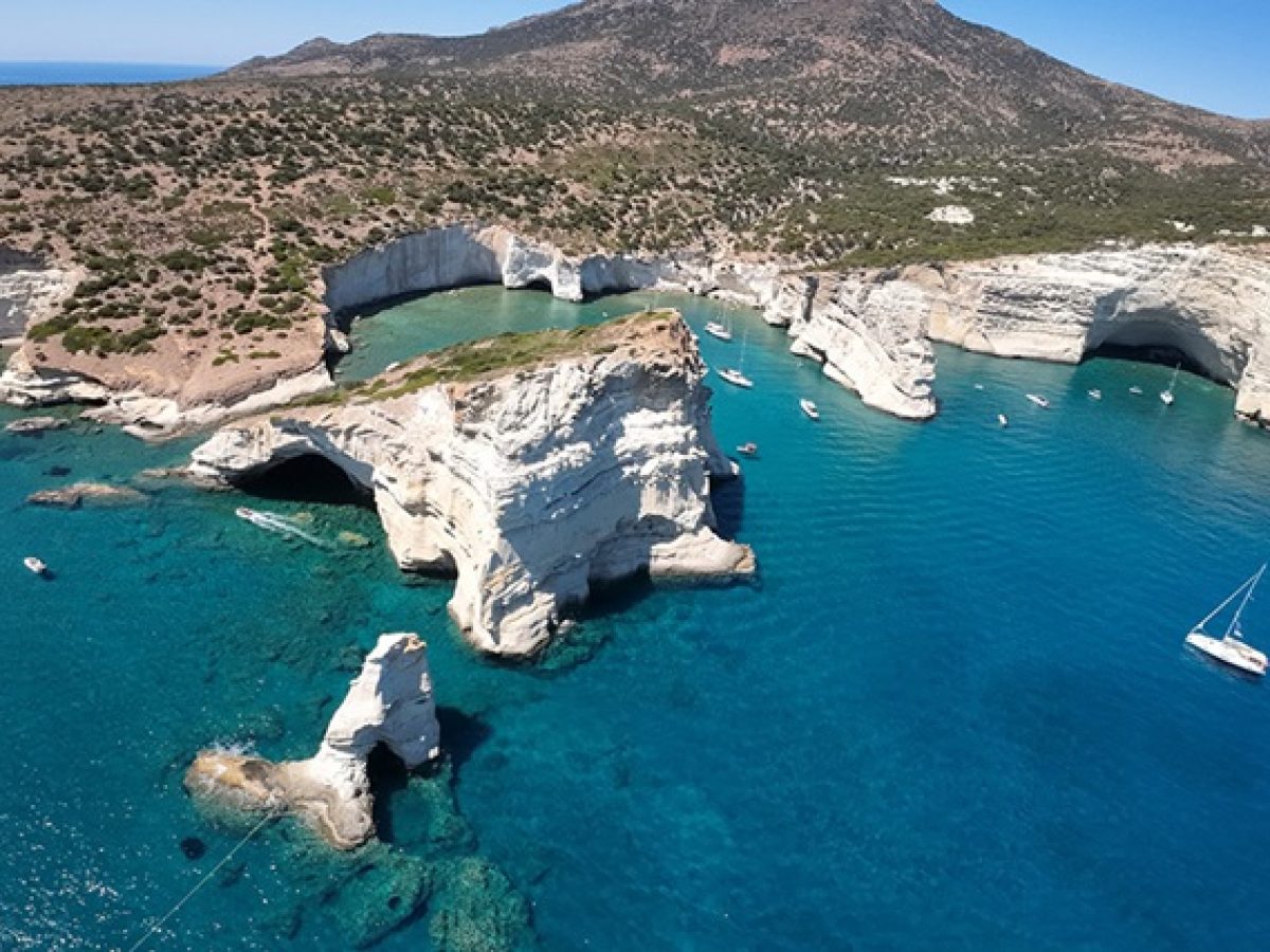 «Όχι» στην άναρχη ανάπτυξη της Μήλου-Προσωρινή αναστολή κάθε νέας ανοικοδόμησης στη Δυτική Μήλο