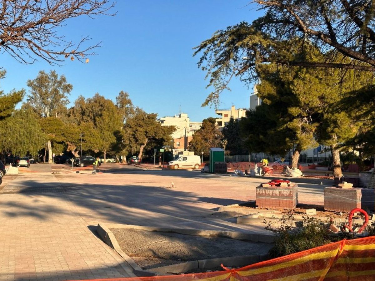 Ολοκληρώνεται το δεύτερο πάρκινγκ στην πλατεία Βούλας