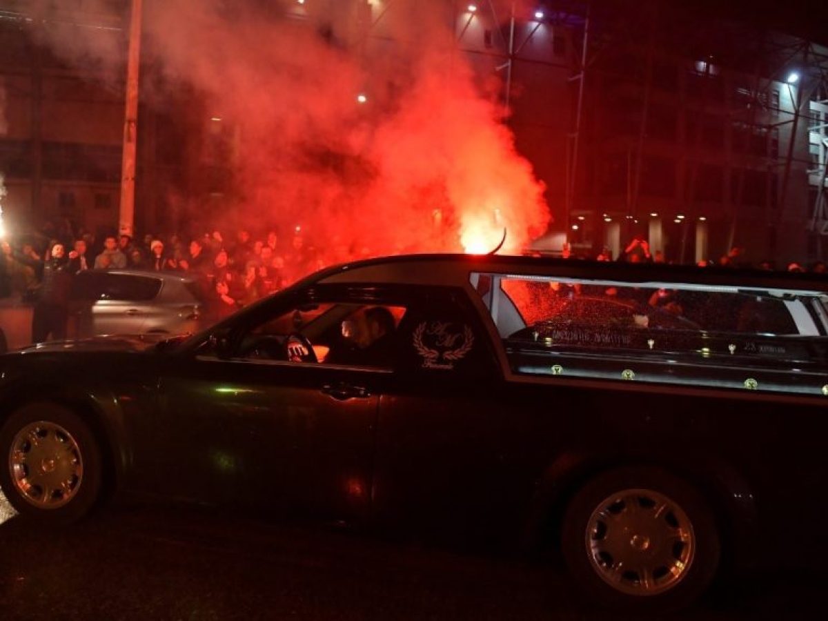 Οπαδοί ΠΑΟΚ: Στην Τούμπα η πομπή με τις 7 σορούς