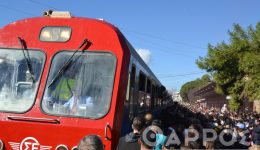 otan-irthe-to-treno-milise