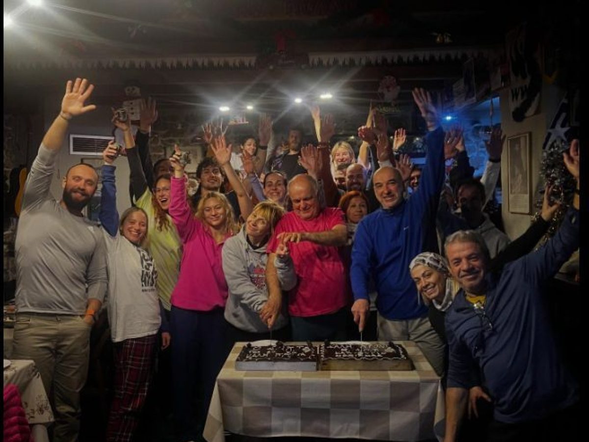 Όταν το χιόνι ενώνει: κοπή βασιλόπιτας στον Κόζιακα