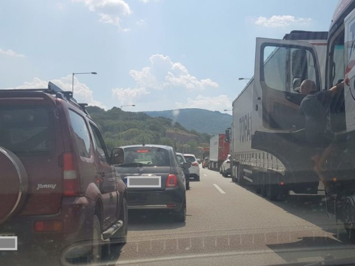 Ουρές στην Εγνατία Οδό προκάλεσε νταλίκα που ακινητοποιήθηκε στη σήραγγα Παραμυθιάς