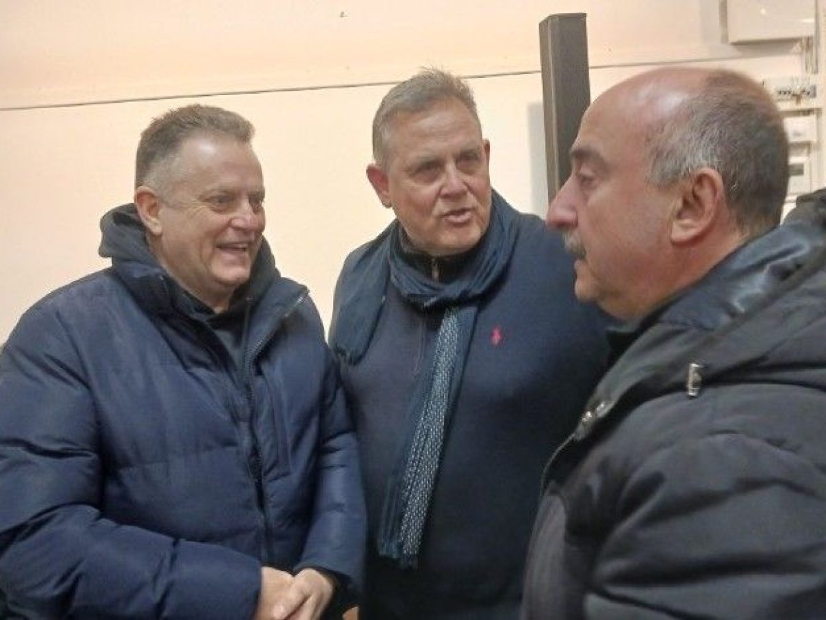 Ο… Στρατηγός και οι… Λοχαγοί συζητούν και σχεδιάζουν