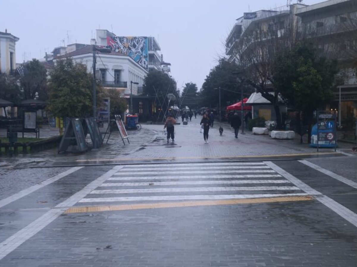 Παγωμένη η αγορά στα Τρίκαλα παρά τις εκπτώσεις Ιανουαρίου