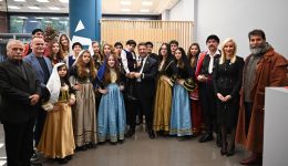 paradosiaka-protochroniatika-kalanta-apo-politistikous