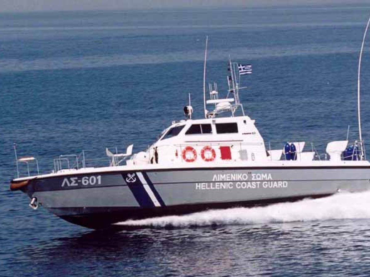 Παράλιο Άστρος: Λιμενικός ανασύρθηκε χωρίς τις αισθήσεις του από τη θάλασσα