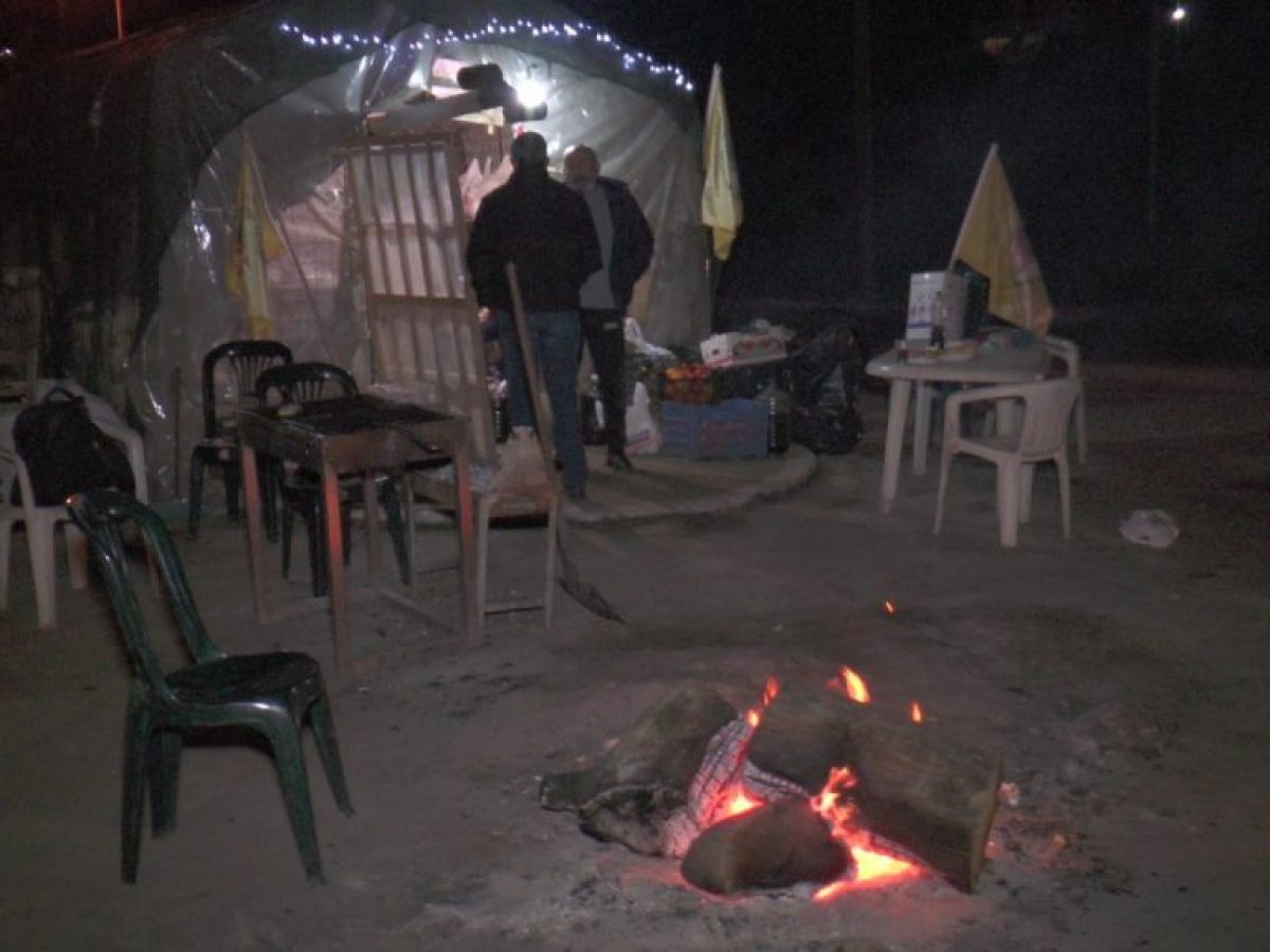 Παραμένουν στο μπλόκο στα Μεγάλα Χωράφια οι αγρότες- Κλείνουν ξανά τον ΒΟΑΚ την Πέμπτη