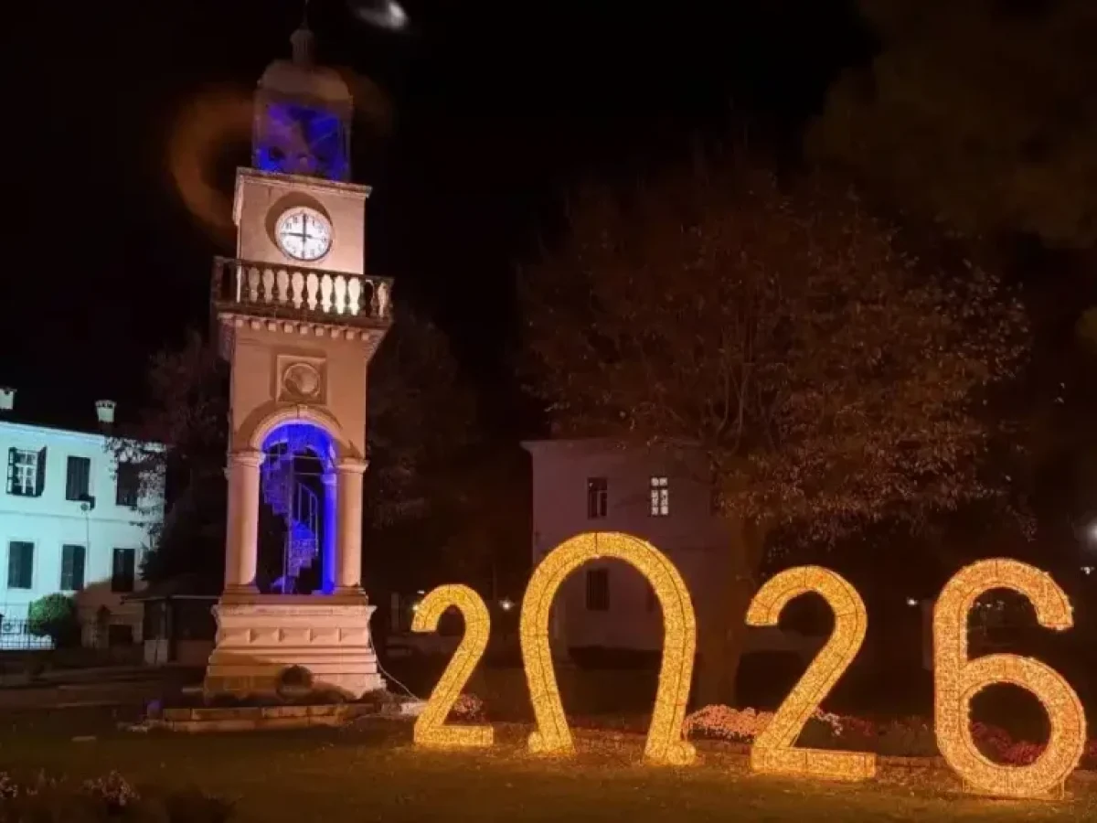 Παράταση του χριστουγεννιάτικου στολισμού των Ιωαννίνων – Μήνυμα Μπέγκα για τους βανδαλισμούς