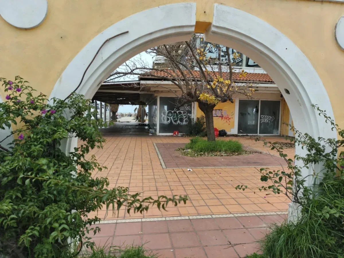 Πάτρα: Μπήκαμε στο 2026 και ακόμα ρημάζει ο «Λάγιος» ΦΩΤΟ