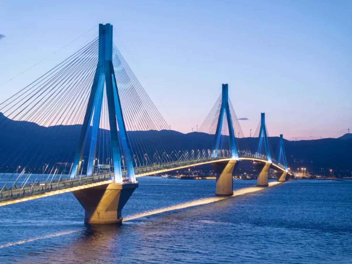 Πάτρα: Αιγιώτης 53 χρόνων επιχείρησε να πηδήξει από τη Γέφυρα «Χ. Τρικούπης»