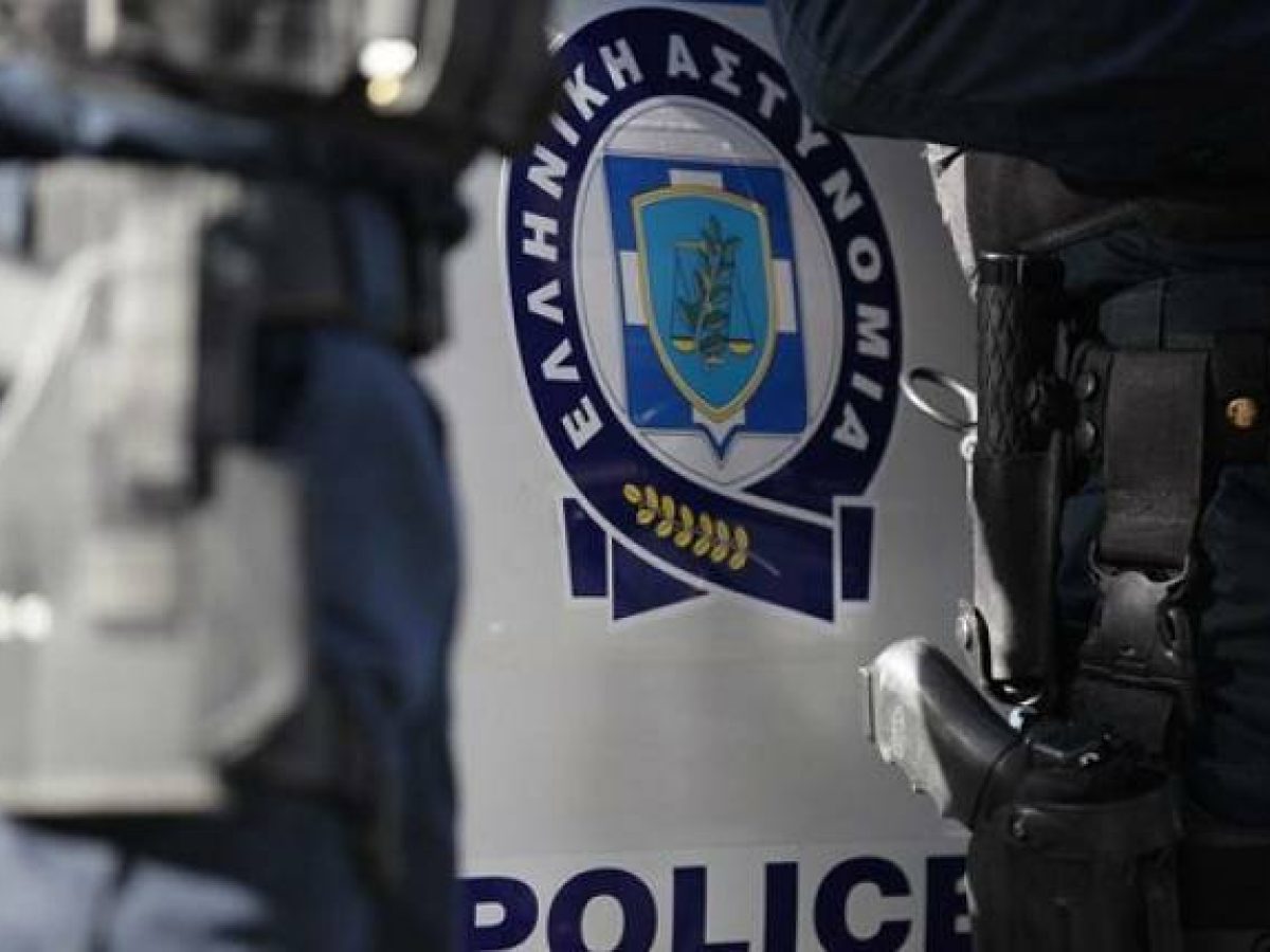 &Pi;ά&tau;&rho;&alpha;: &Sigma;&tau;&alpha; &chi;έ&rho;&iota;&alpha; &tau;&eta;&sigmaf; &Epsilon;&Lambda;.&Alpha;&Sigma; &omicron; 19&chi;&rho;&omicron;&nu;&omicron;&sigmaf; &pi;&omicron;&upsilon; &epsilon;&pi;&iota;&tau;έ&theta;&eta;&kappa;&epsilon; &sigma;&epsilon; 12&chi;&rho;&omicron;&nu;&omicron;