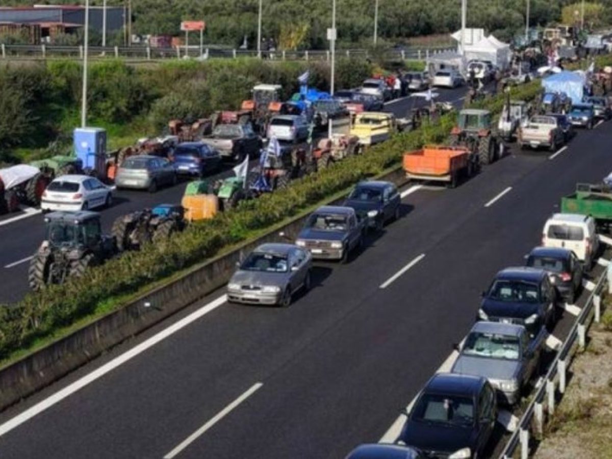 Πελοπόννησος: Πώς γίνεται η κίνηση από και προς Αθήνα λόγω των αγροτικών μπλόκων (Νεότερη ενημέρωση)