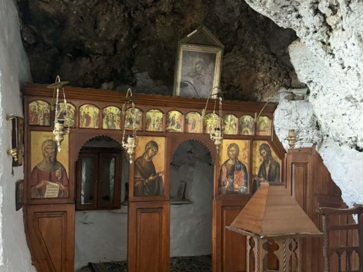 Περατιά – Βόνιτσας: Γιορτάζει το εκκλησάκι του Αγίου Αντωνίου που βρίσκεται σε σπηλιά