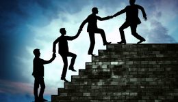 peripou-200-ergazomeni-pareminan-sti