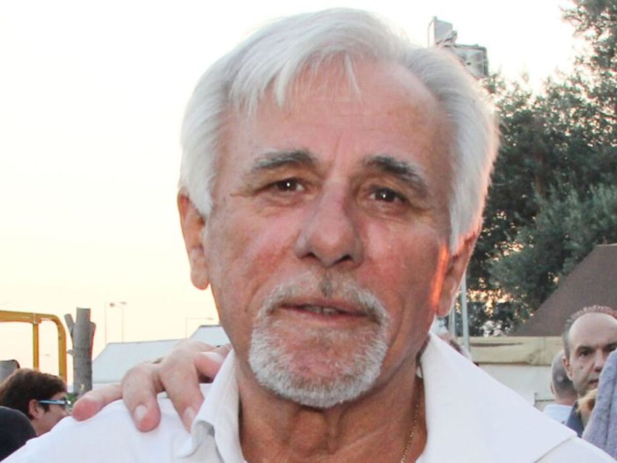Πέθανε ο δημοσιογράφος Σπύρος Καρατζαφέρης