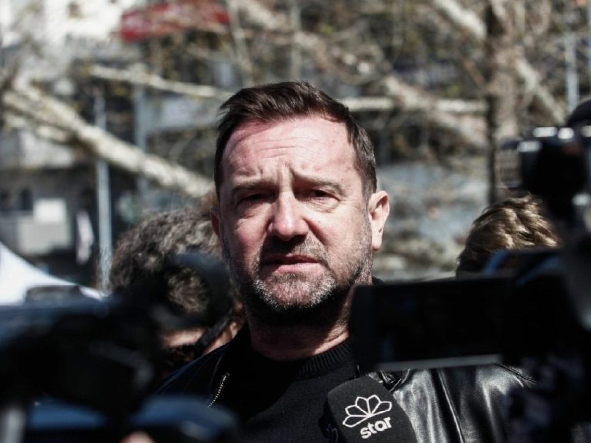 Πλακιάς για τη σιδηροδρομική τραγωδία στην Ισπανία: «Εκεί ακόμα ανασηκώνουν τα βαγόνια για να βρουν επιζώντες, αλλά δεν τα πάνε 12 χιλιόμετρα μακριά, όπως εδώ»