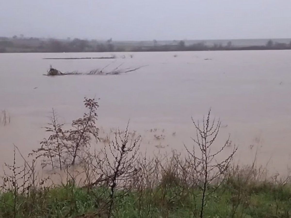 Πλημμύρες και υπερχειλίσεις ποταμών στη Ροδόπη – Επί ποδός τα συνεργεία του δήμου στην Κομοτηνή