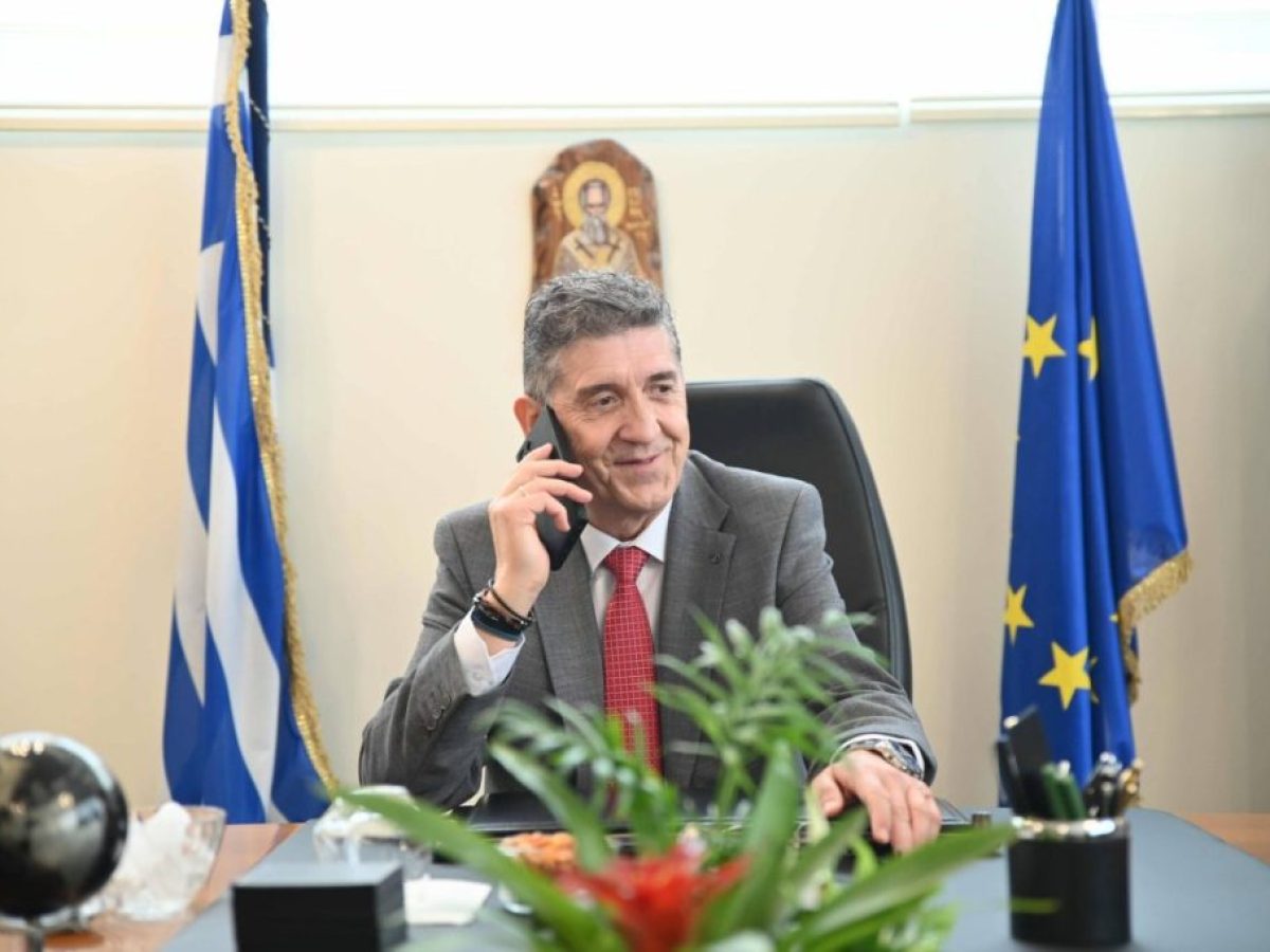 “Πλημμύρισε” την Κυριακή το γραφείο του Δημάρχου Δυτικής Αχαΐας από κόσμο και ευχές