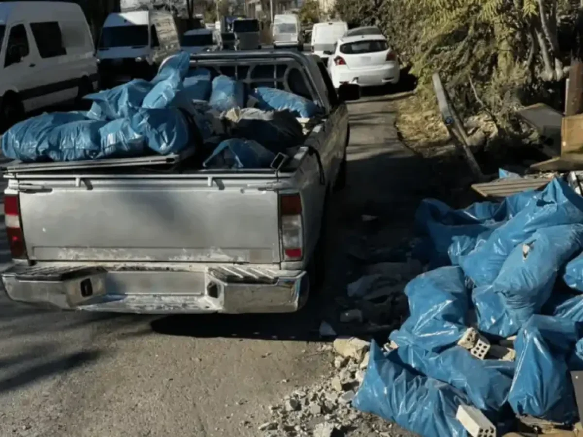 «Πληρώνεται» η ρύπανση στο Αιγάλεω: Έχασαν τα οχήματά για ρίψη μπαζών – Πότε θα έρθει η σειρά του Θριασίου;