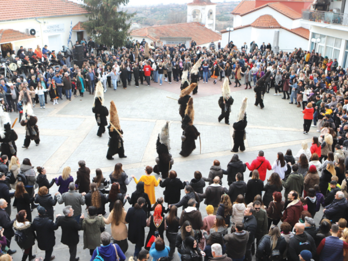 Πλήθος επισκεπτών στα λαϊκά δρώμενα