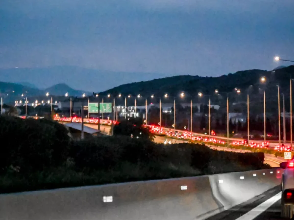 Πολύ δύσκολη η κυκλοφορία των οχημάτων στον άξονα Λαμίας-Αθήνας