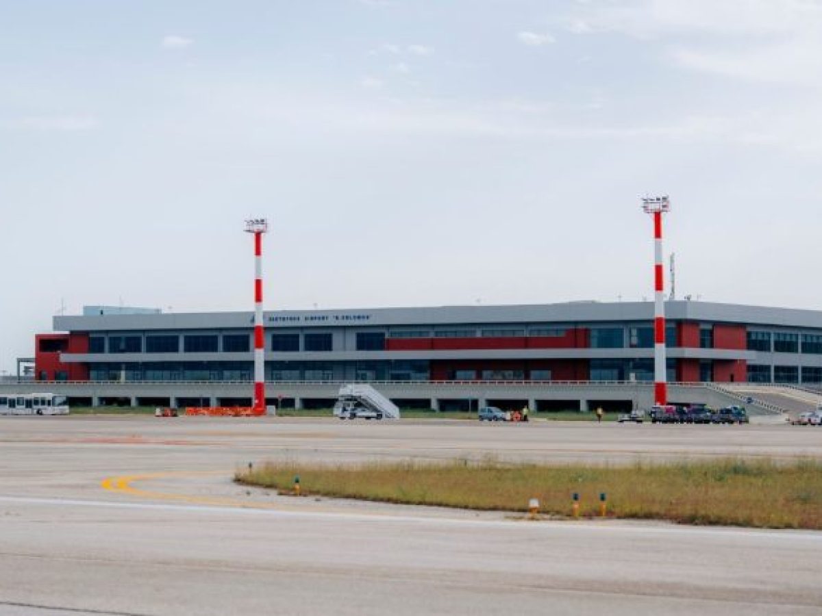 Πολύωρη ταλαιπωρία επιβατών της πτήσης Ζάκυνθος – Αθήνα – Προσγειώθηκε στη Χίο λόγω κακοκαιρίας