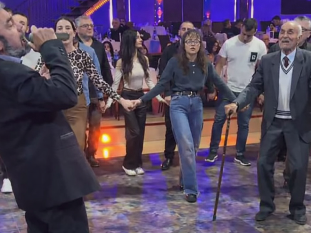 Πόντιος 95 ετών χορεύει με… μαγκούρα – Ψυχή που αρνείται να γεράσει