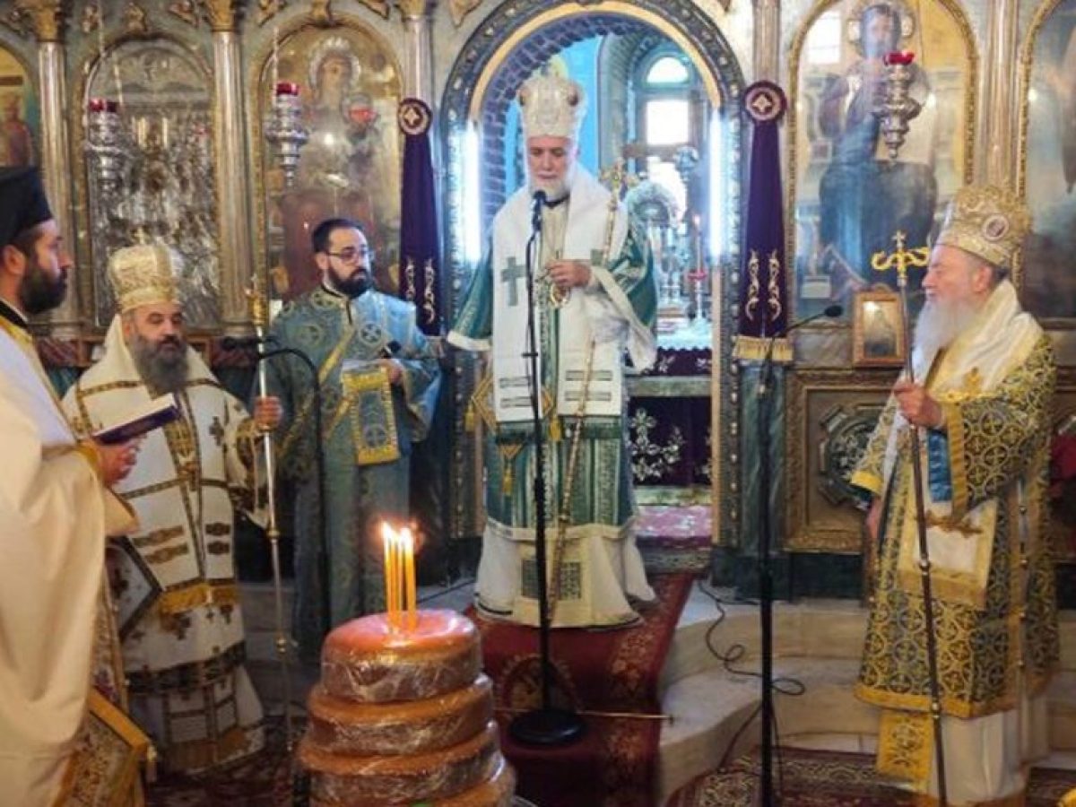 Πώς εορτάστηκε ο Άγιος Αντώνιος στη Χαλκίδα; Το Αρχιερατικό Συλλείτουργο και η συγκινητική στιγμή για τον Μητροπολίτη