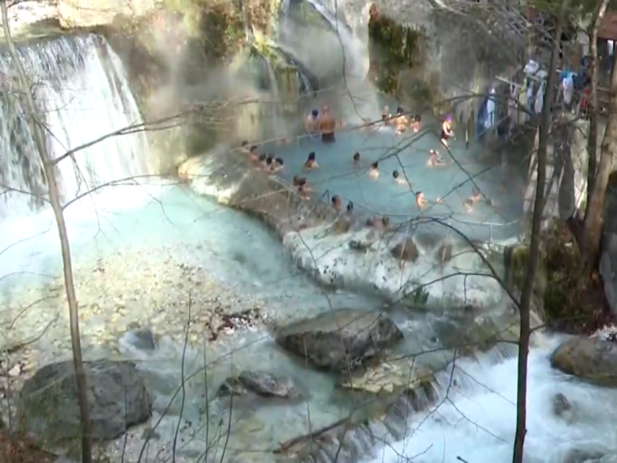 Πόζαρ: Διακοπές στα λουτρά στην «καρδιά» του χειμώνα